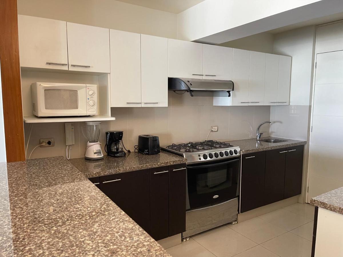 Book In Miraflores - *