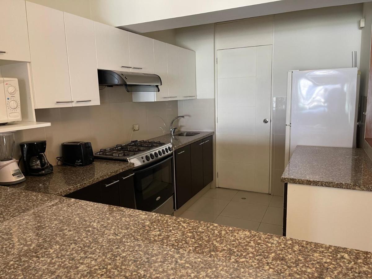Book In Miraflores - *
